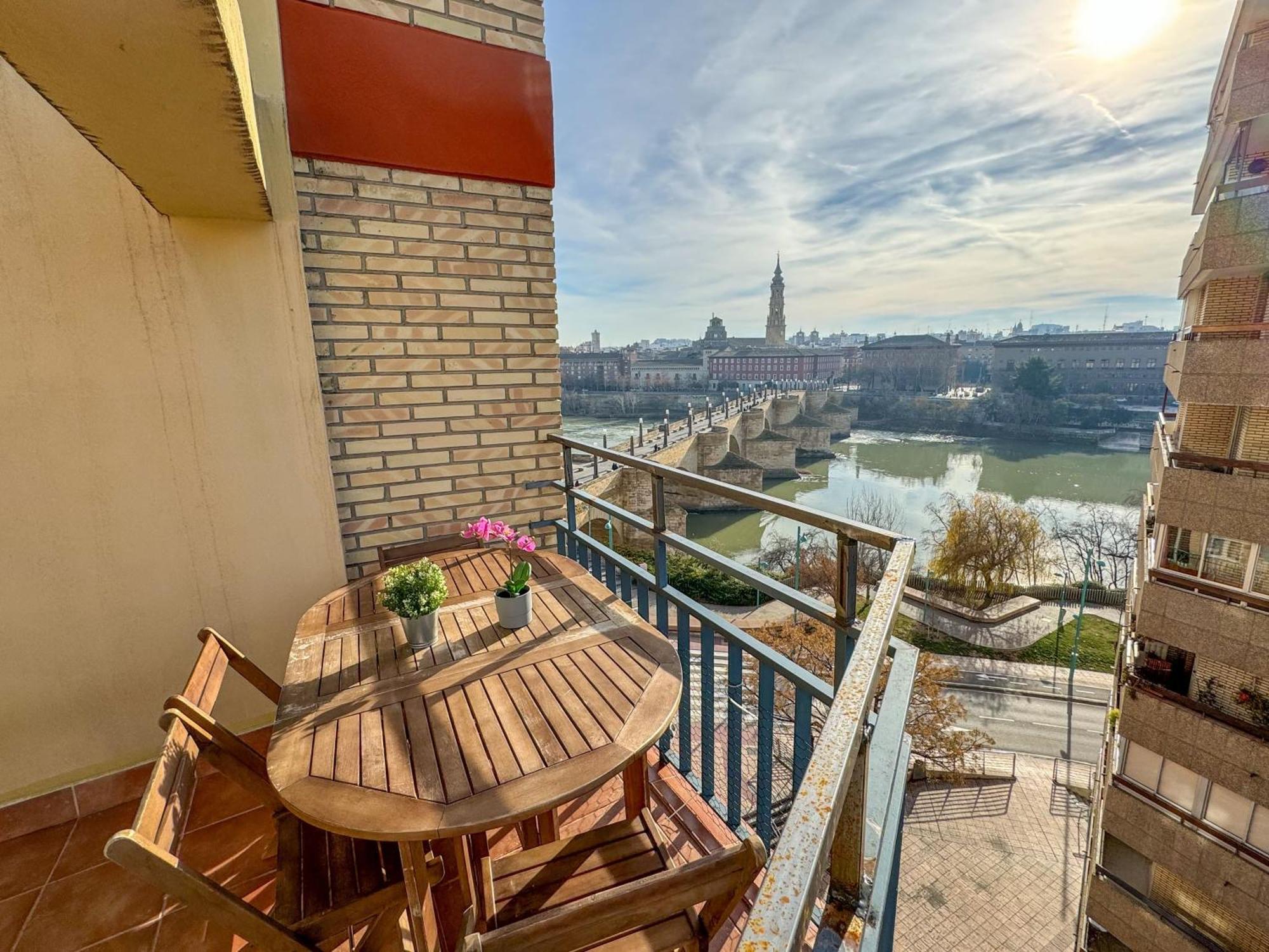 El Puente Del Pilar Comotucasa Saragozza Esterno foto