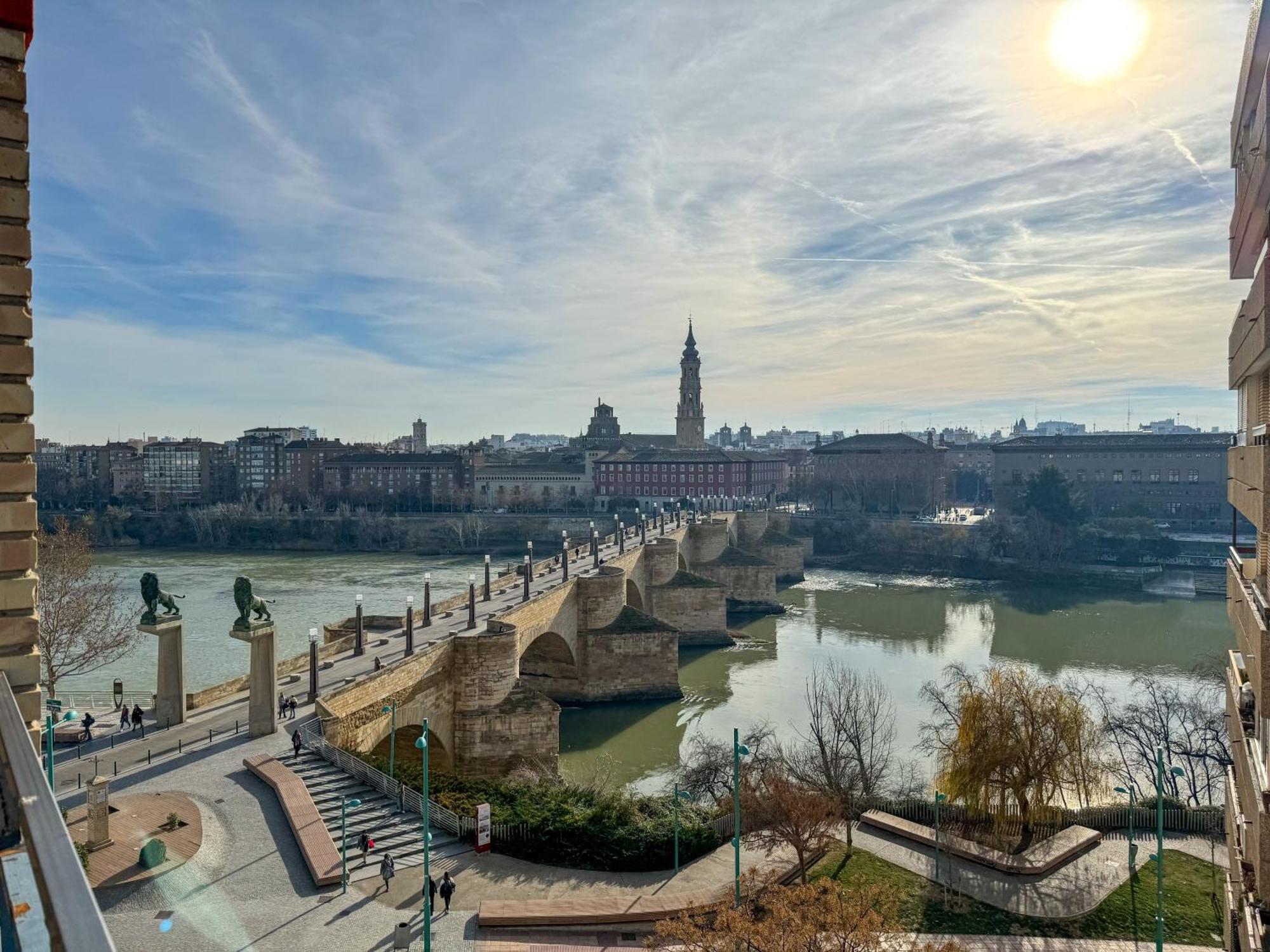 El Puente Del Pilar Comotucasa Saragozza Esterno foto