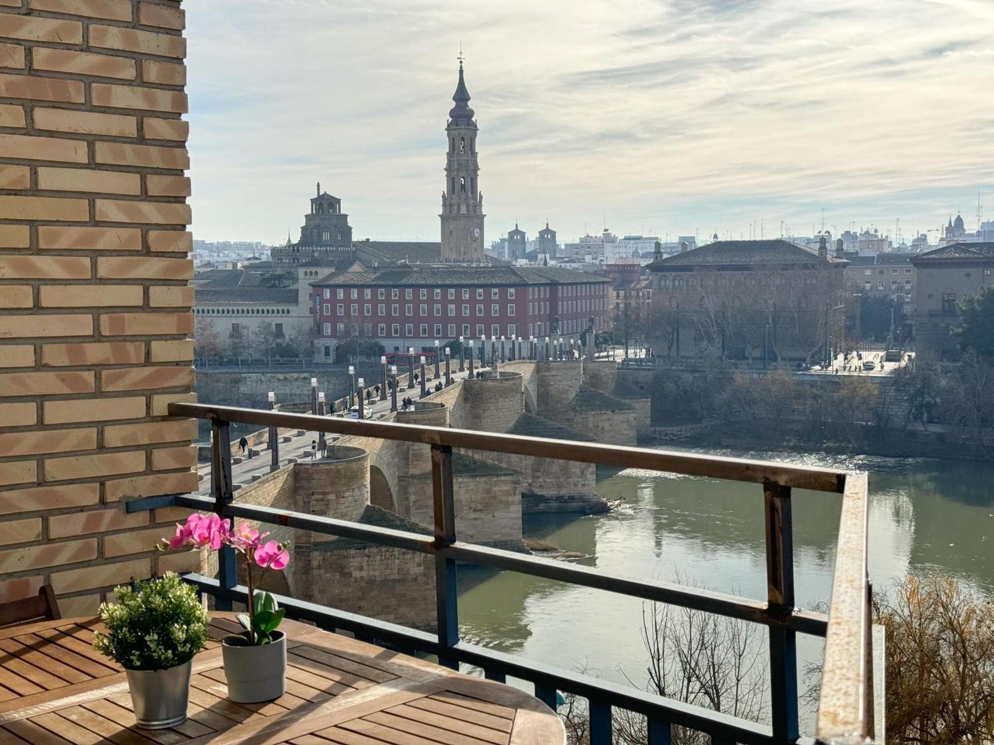 El Puente Del Pilar Comotucasa Saragozza Esterno foto