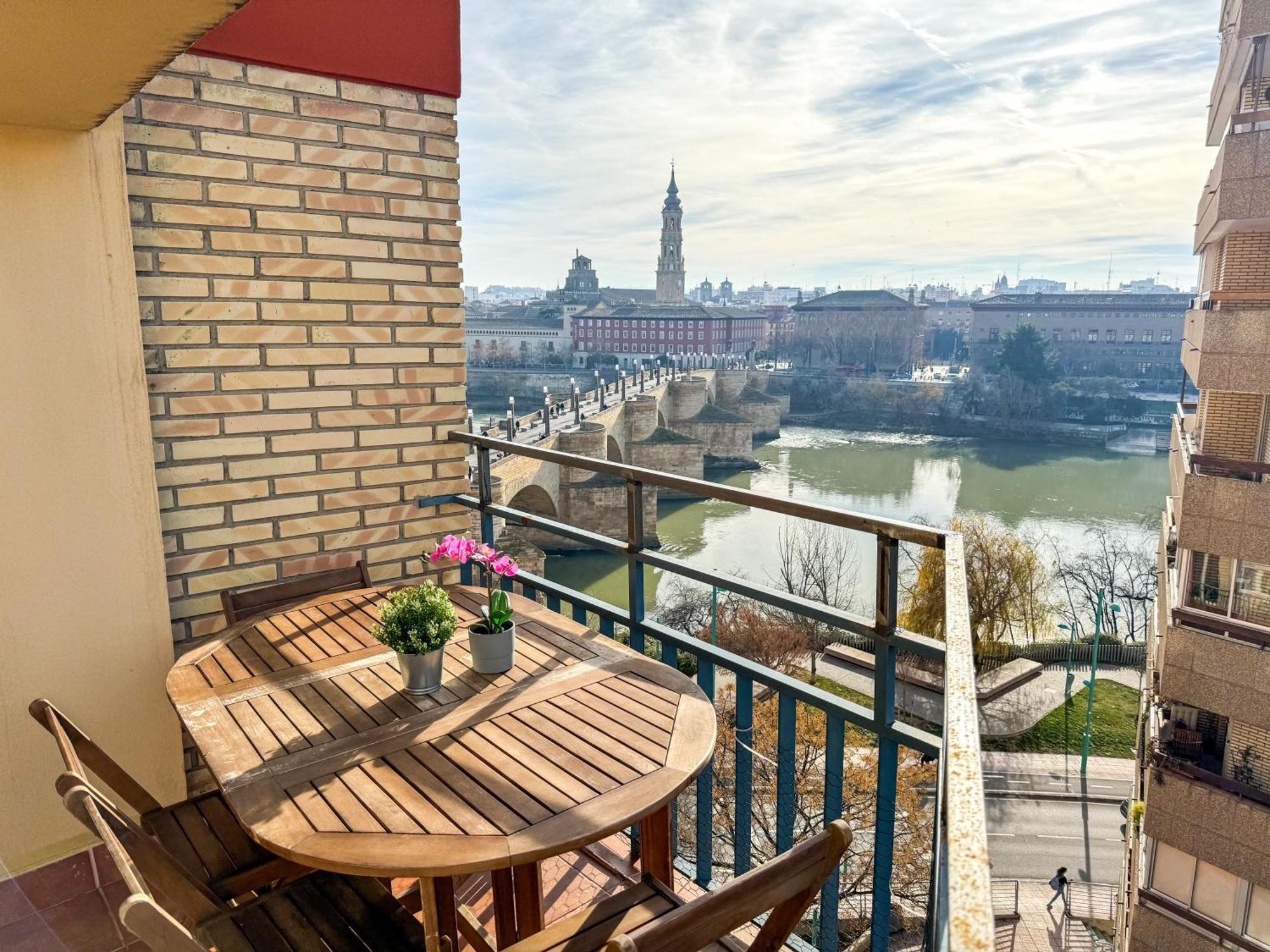 El Puente Del Pilar Comotucasa Saragozza Esterno foto