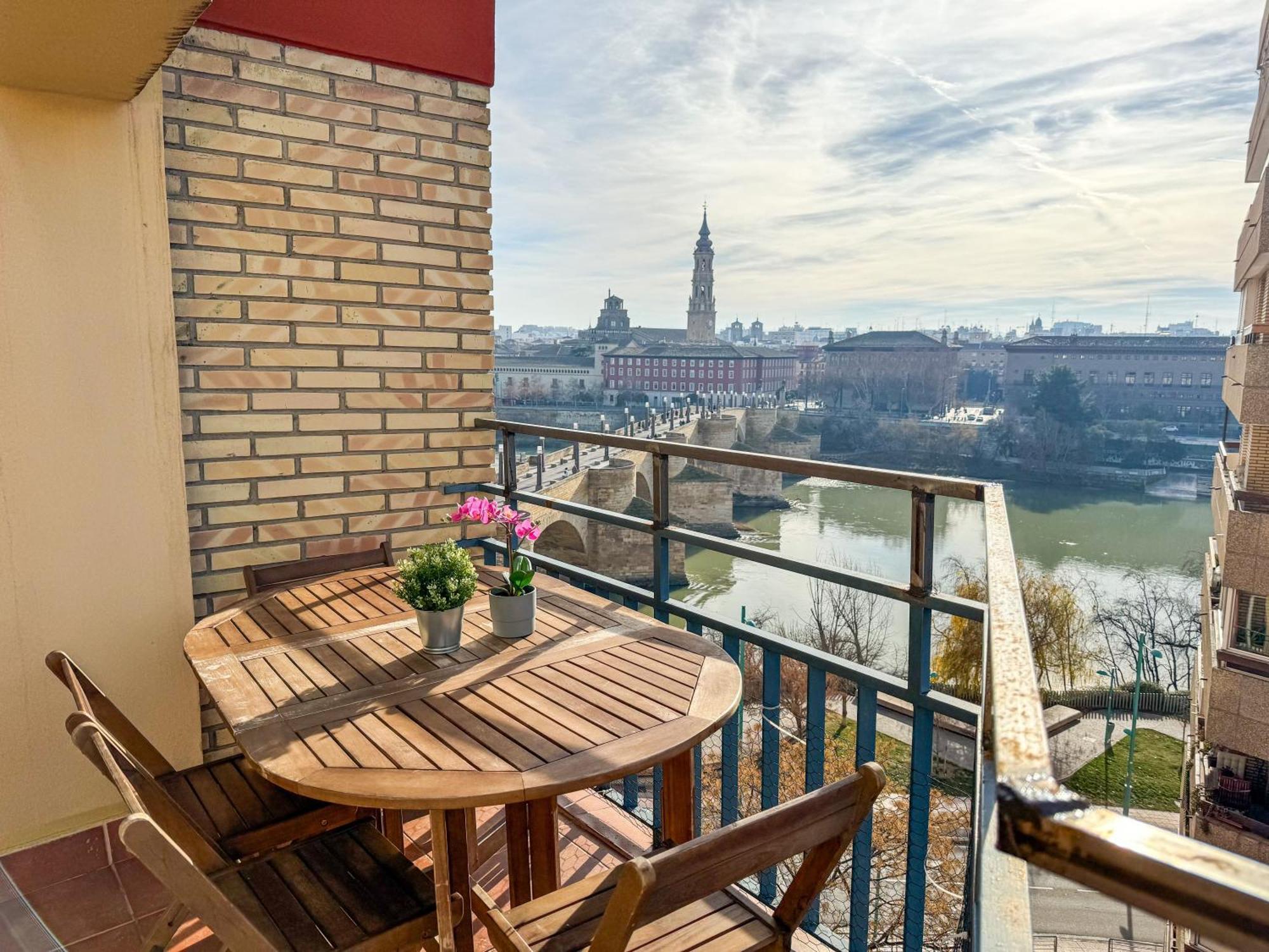 El Puente Del Pilar Comotucasa Saragozza Esterno foto